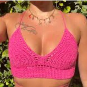 Zara Hot‎ Pink Crochet V-Neck Halter Top. Size M (309)